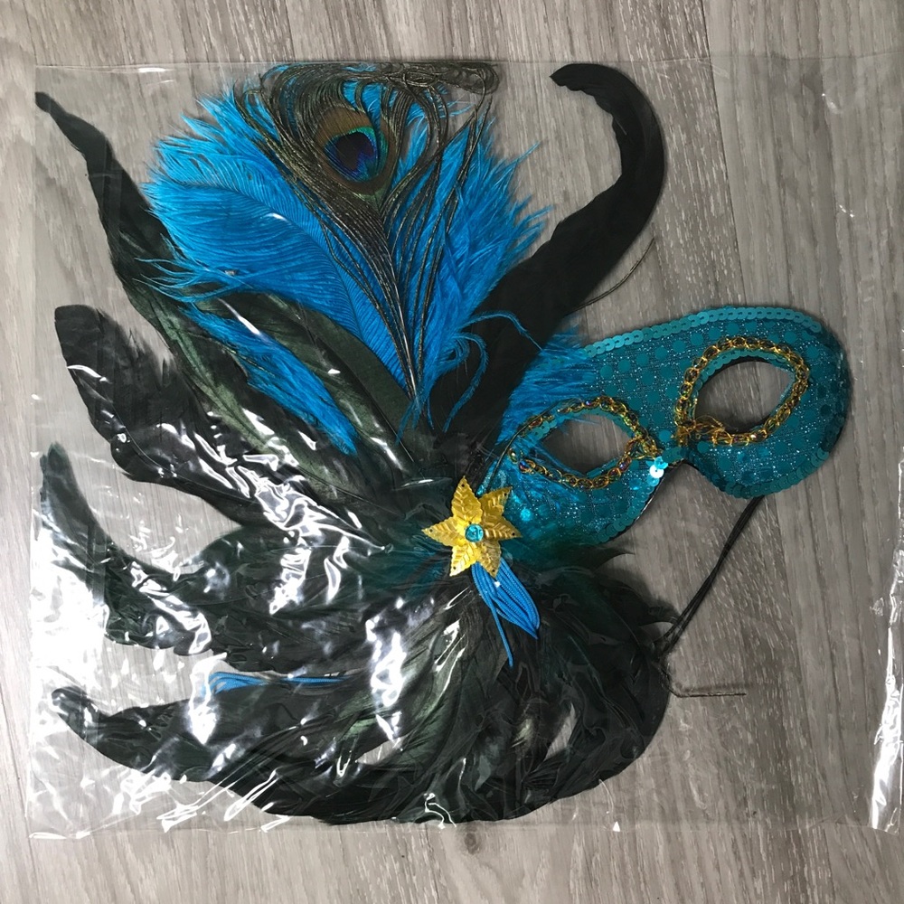 WOMENS MASQUERADE MASK FEATHER BLUE SEMI COVER NYE PARTY